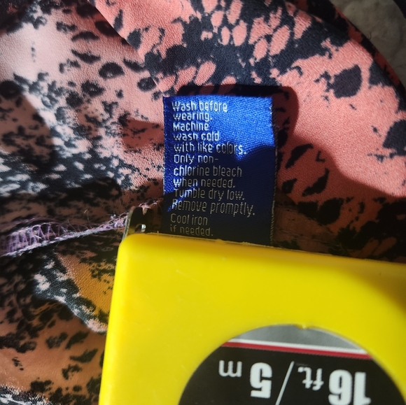 APT. 9 V- Neck Top with rounded bottom size XXL - Picture 7 of 7